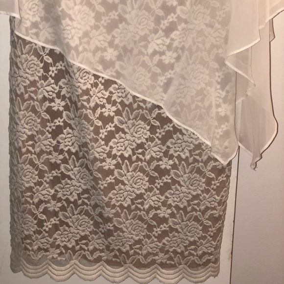 Laura cream floral dress, size 6 - Picture 2 of 5